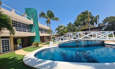 EN VENTA CASA EN ACAPULCO DIAMANTE CON FRENTE A LA LAGUNA DE 3 PALOS