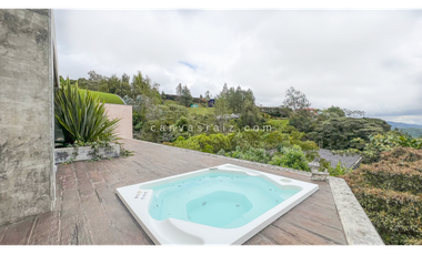 Venta de Casa Campestre Atemporal Alto del Escobero