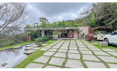 Venta de Casa Campestre Atemporal Alto del Escobero