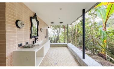 Venta de Casa Campestre Atemporal Alto del Escobero