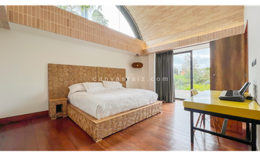 Venta de Casa Campestre Atemporal Alto del Escobero