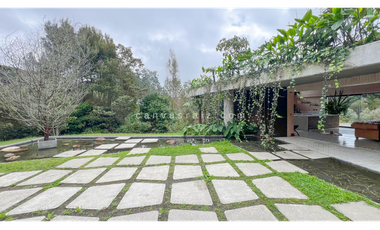 Venta de Casa Campestre Atemporal Alto del Escobero