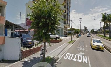 lote en venta en avenida 30 de agosto. Cod V818