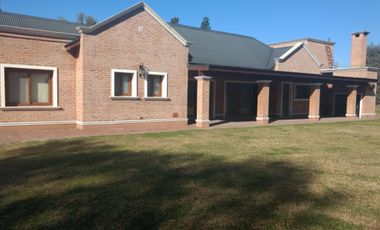 REGIO CHALET CAÑUELAS  Bº CERRADO ALTOS DEL CARMEN