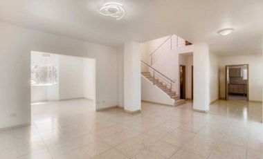 CASA EN COSTA DEL ESTE  CON PISCINA 4 RECAMARAS MODERNA  LAS PERLAS