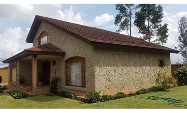 casa en venta en rio amarillo sayausi san sebastian de lujo con area verde