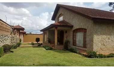 casa en venta en rio amarillo sayausi san sebastian de lujo con area verde