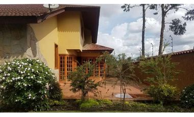 casa en venta en rio amarillo sayausi san sebastian de lujo con area verde