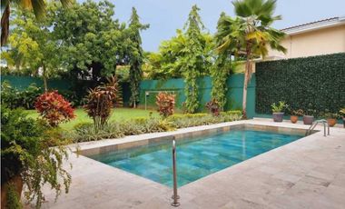 CASA CON PISCINA EN COSTA DEL ESTE  1800MT