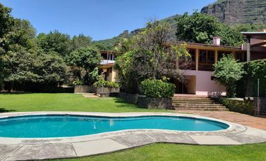 Tepoztlan Uso comercial con frente a la avenida principal