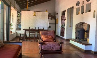 Casa en Cauntry  Champagnat Pilar