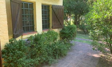 Casa en Cauntry  Champagnat Pilar