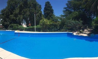 Casa en Cauntry  Champagnat Pilar