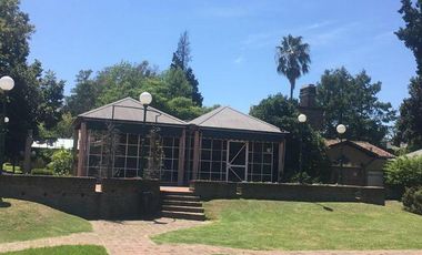 Casa en Cauntry  Champagnat Pilar