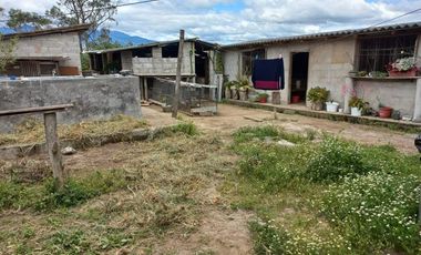 Venta de casa con terreno en Bellavista de San Antonio en Ibarra