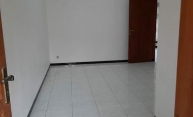 xyiwr.Rumah Jl Jemursari Siap Huni Hadap Utara Listrik 2200