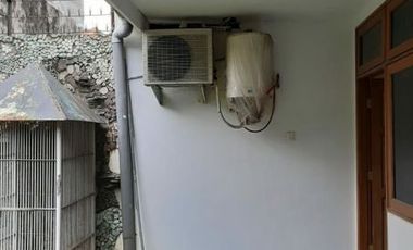 xyiwr.Rumah Jl Jemursari Siap Huni Hadap Utara Listrik 2200