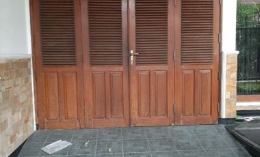 xyiwr.Rumah Jl Jemursari Siap Huni Hadap Utara Listrik 2200