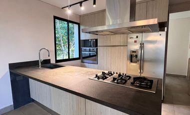casa en arriendo en salgar. Cod A105144