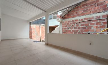 casa en arriendo en lomitas. Cod A29178