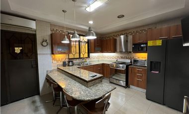 VENTA DE CASA EN ANCÓN