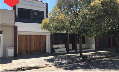 CASA EN LA CIUDAD DE BALCARCE (Calle 13 e/26 y 28)