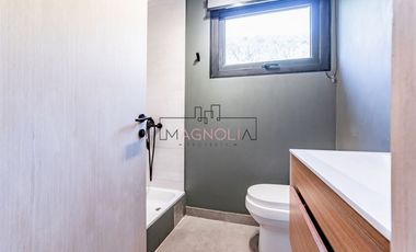 Casa en venta de 4 dorm. en Colina