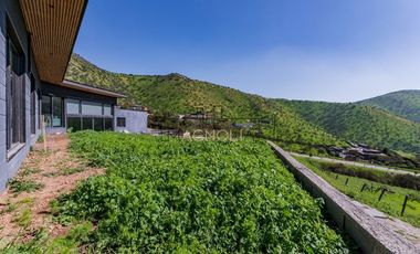 Casa en venta de 4 dorm. en Colina