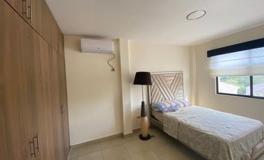 ALQUILO CASA DE LUJO AMOBLADA EN BOSQUES DE LA COSTA