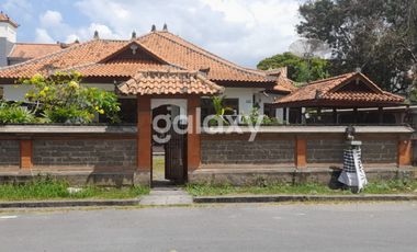 RUMAH LC GATSU BARAT KEROBOKAN BADUNG, BALI