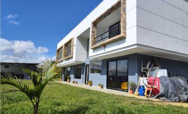 Casa Finca en Parcelación en Norte América