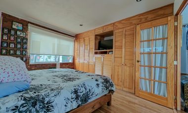 Edificio con habitaciones y casa, en venta cerca del tec de mty y facultades.