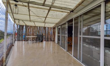 Edificio con habitaciones y casa, en venta cerca del tec de mty y facultades.