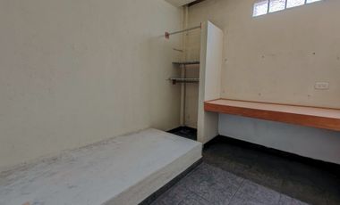Edificio con habitaciones y casa, en venta cerca del tec de mty y facultades.