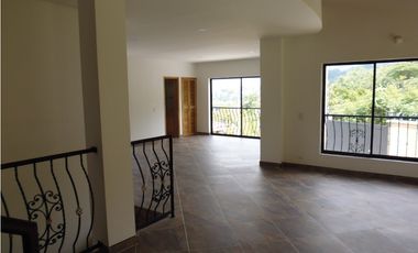 Casa Comercial Dúplex en Arriendo Envigado Loma del Escobero