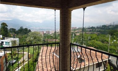 Casa Comercial Dúplex en Arriendo Envigado Loma del Escobero