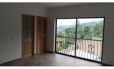 Casa Comercial Dúplex en Arriendo Envigado Loma del Escobero