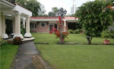 Casa en venta en los Altos de Golf