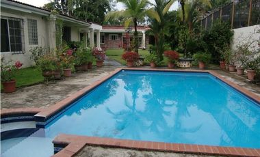 Casa en venta en los Altos de Golf