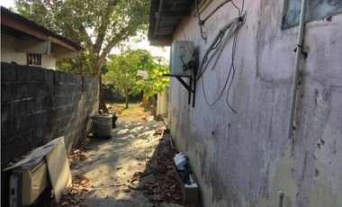 SEA CONFIABLE VENDE CASA CON 3 LOCALES COMERCIALES EN CHORRERA