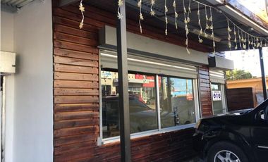 SEA CONFIABLE VENDE CASA CON 3 LOCALES COMERCIALES EN CHORRERA