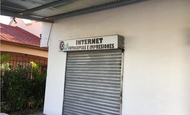 SEA CONFIABLE VENDE CASA CON 3 LOCALES COMERCIALES EN CHORRERA