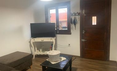 Casa  de 3 ambientes tipoo PH al frente