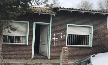 SE VENDE CASA EN QUEQUEN EN EXCELENTE LOTE