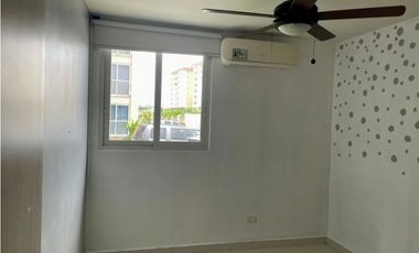 ALQUILO APARTAMENTO EN VERSALLES