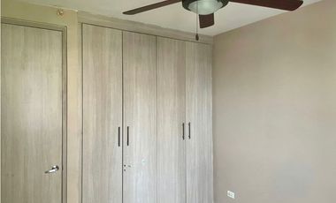 ALQUILO APARTAMENTO EN VERSALLES