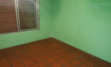 Billinghurst  casa  multifamiliar,local y 3 propiedades  de 3 ambientes venta en block  130.000 l/g conversable