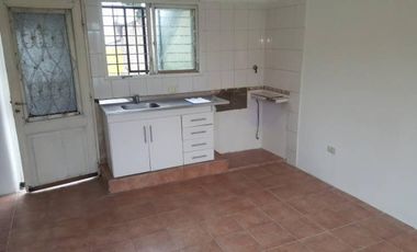 Billinghurst  casa  multifamiliar,local y 3 propiedades  de 3 ambientes venta en block  130.000 l/g conversable