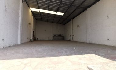 RENTA DE BODEGA COL. VISTA HERMOSA, FRENTE A COSTCO