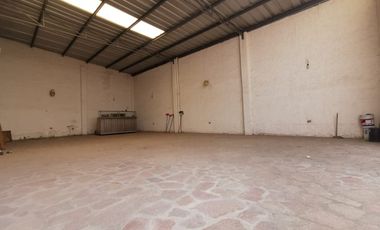 RENTA DE BODEGA COL. VISTA HERMOSA, FRENTE A COSTCO